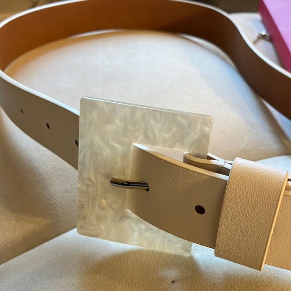 Accessories - Elegant White Belt with Pearl Buckle